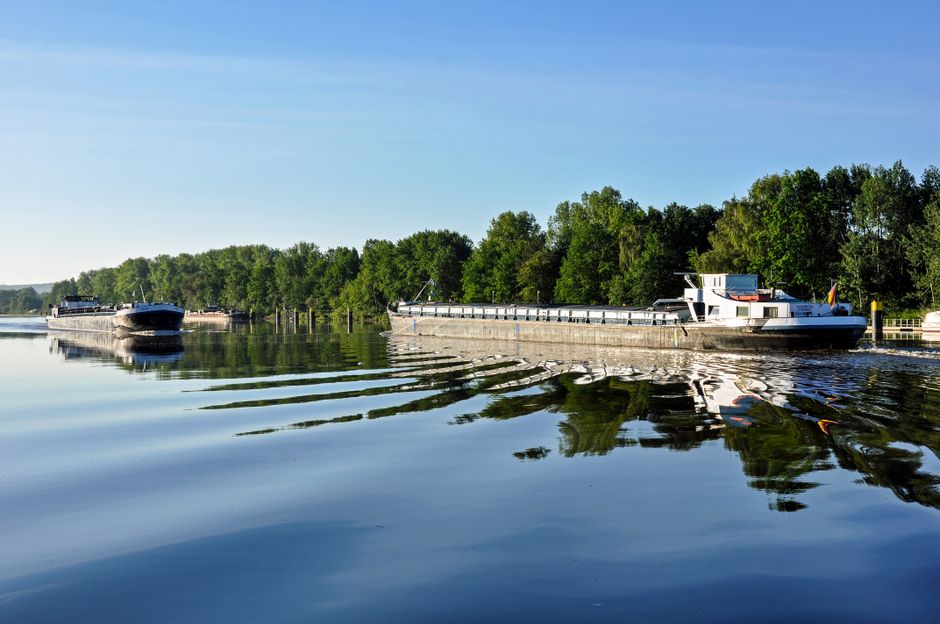 Bateau fluvial neuf électrique ou hybride